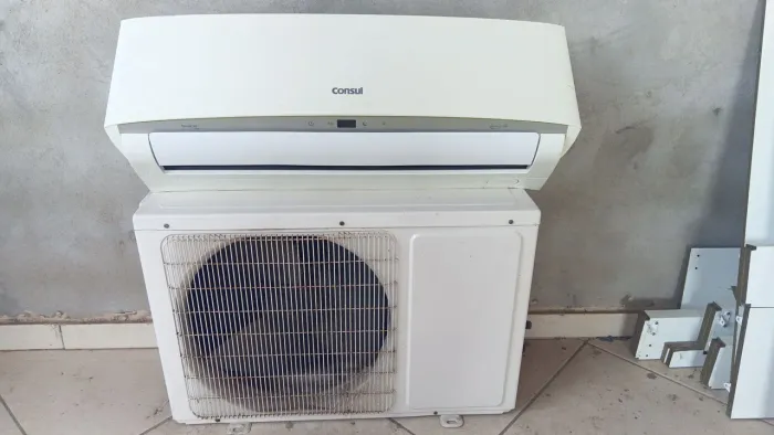 Vendo ar condicionado cônsul 9000 Btus convencional