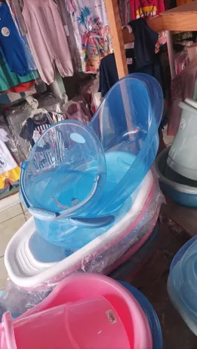 Kit de banho balde bacia e banheira . Vendemos separado apartir de 40