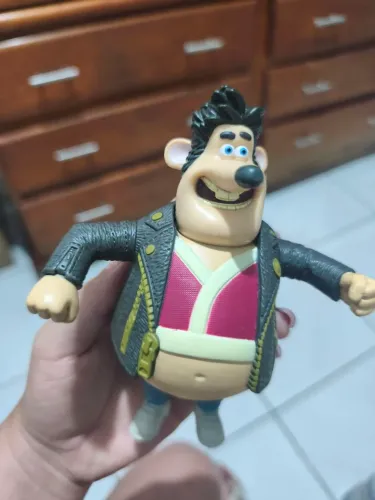 Boneco por água a baixo