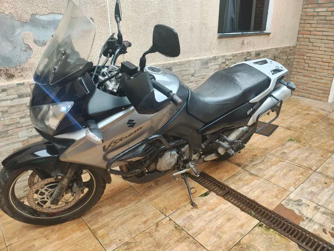 Moto à Venda - Ótimo Estado e Pronta para Rodar