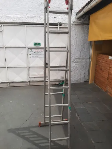 Escada boa 4 metros 300 reais, não faço por menos.