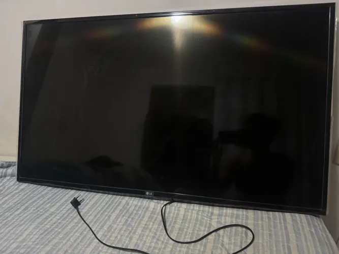 Tv Lg 42 polegadas - NÃO É SMART TV (sem controle)