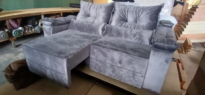 Sofá 2 lugares acompanha um puff entrega grátis