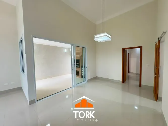Valência I - Casa completa em planejados, ares e energia fotovoltaica!