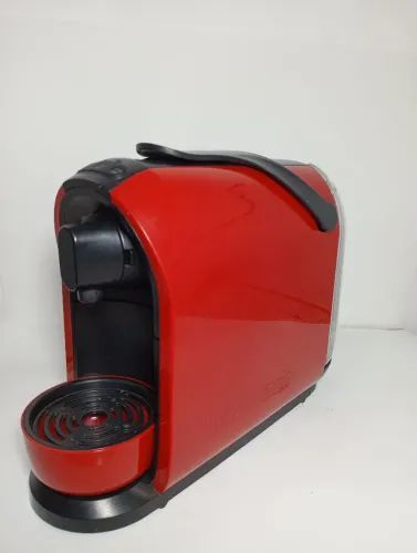 Cafeteira 3 corações cápsula, linda, novinha, top..