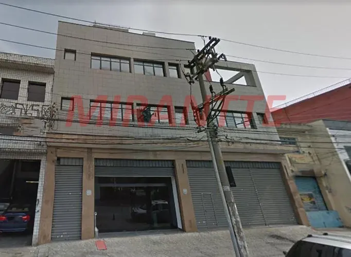 Comercial de 898m² em Santana