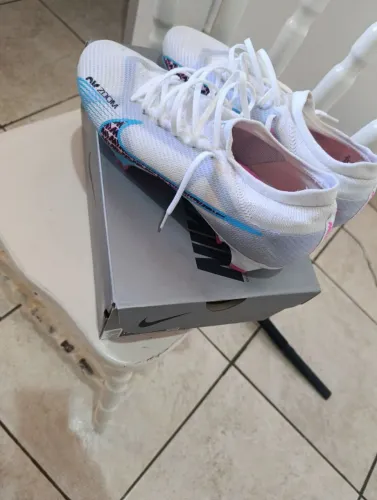 Chuteira Mercurial Vapor Pro