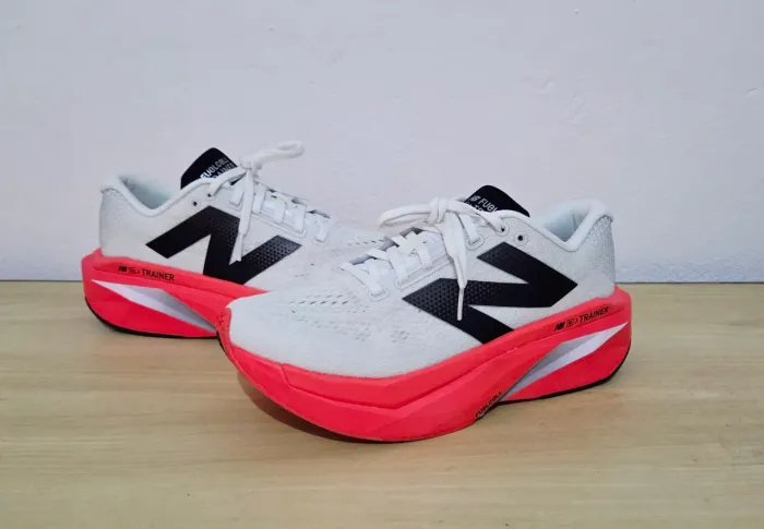 Tênis New Balance Fuelcell Supercomp Trainer V3 Novo Tam 40