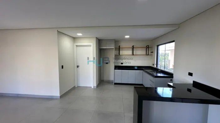 Sobrado à venda e para alugar em Londrina, Conjunto Habitacional Alexandre Urbanas, com 3