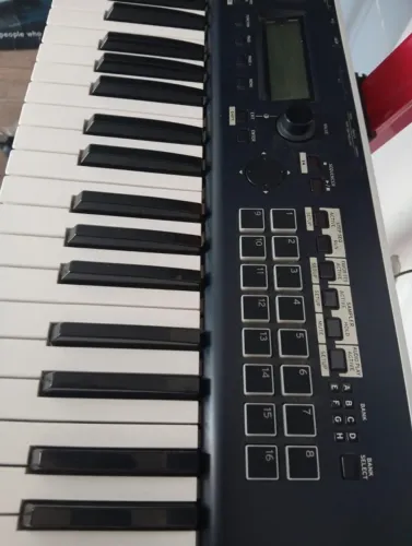 Teclado Korg Kross 2