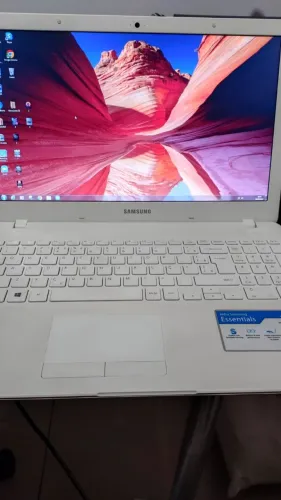 Notebook Samsung Tela 15.6" Branco Ergonômico