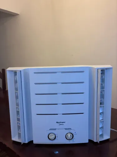 Ar condicionado janela 7500 btus - 127v - perfeito estado