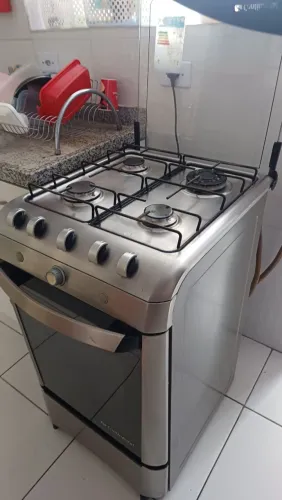 Fogão 4 bocas com forno, grill e time embutido