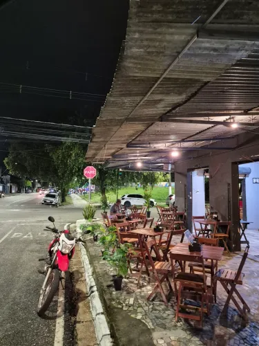 Aluguel de ponto ja com mobília para o dia.