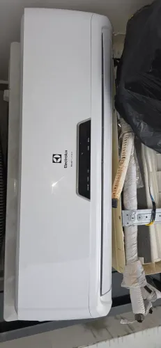 Vendo 3 aparelhos de ar condicionado.