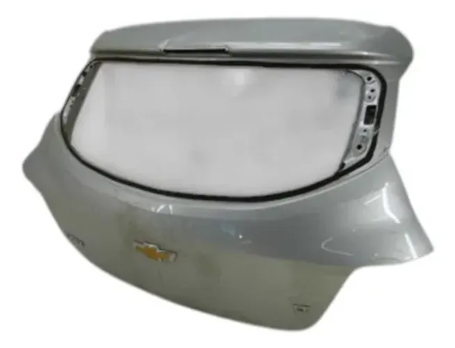 Tampa Traseira Onix Sem Furo Chave 2013 2014 2017 Detalhe Prata