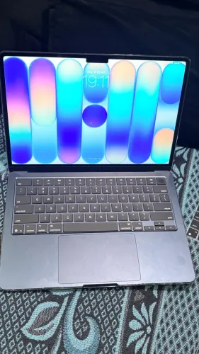 Macbook M4 2025 - 16 gb de ram, SSD 256 gb