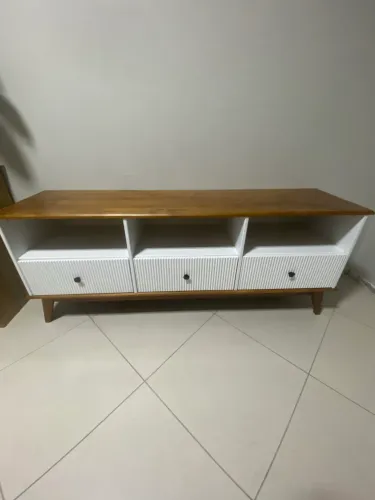 Rack para TV até 75 Polegadas MDF 160cm Pés em Madeira Maciça