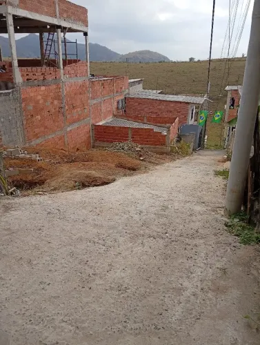 Vendo um terreno no bairro vista do Mestre na serra próximo a Laranjeiras velha
