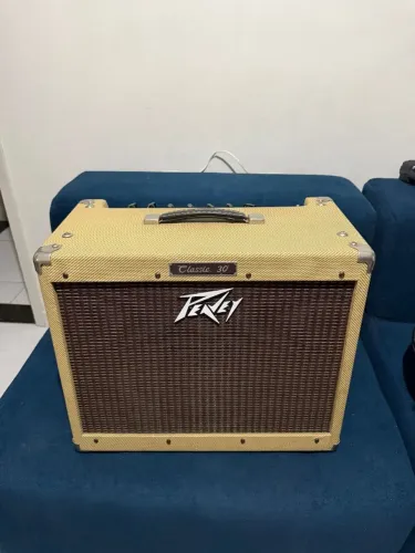 Peavey Classic 30 Valvulado USA com falante Celestion Creamback G12