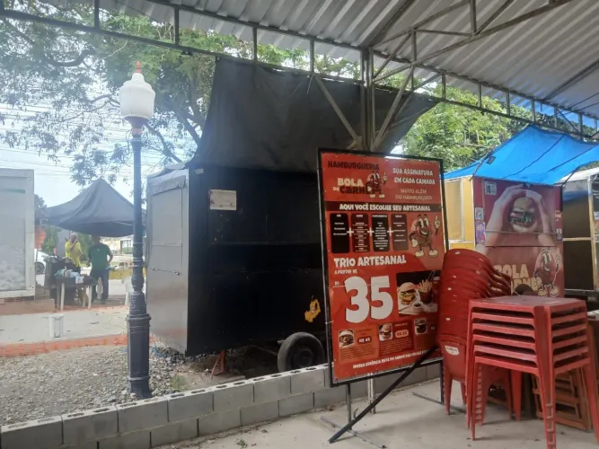 Vendo ou Alugo - Foodtruck completo Praça do Ferreirinha