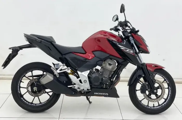 CB300 2025 TWISTER ABS COMPLETA BAIXO KM UNICO DONO COM CHAVE RESERVA E MANUAL