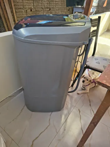 Máquina de lavar semi nova