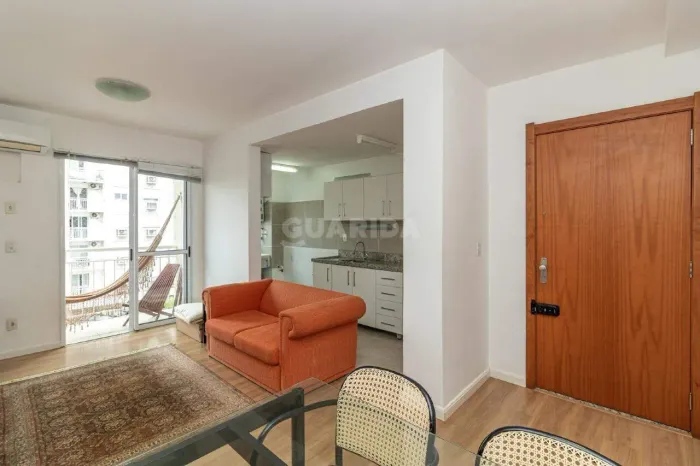 Apartamento semimobiliado com 2 dormitórios e 1 vaga de garagem no bairro Alto Petrópolis!