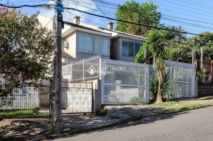 Casa mobiliada para Aluguel, 209 m², 3 Quartos (1 Suíte), 2 Vagas - Jardim Sabará
