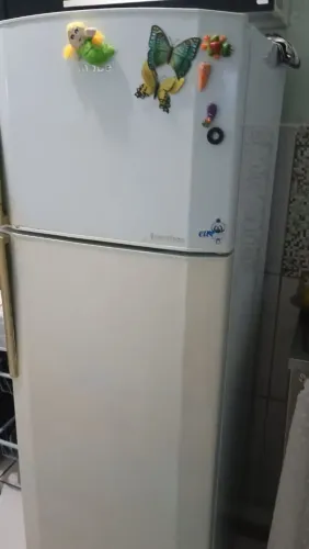 Geladeira com defeito