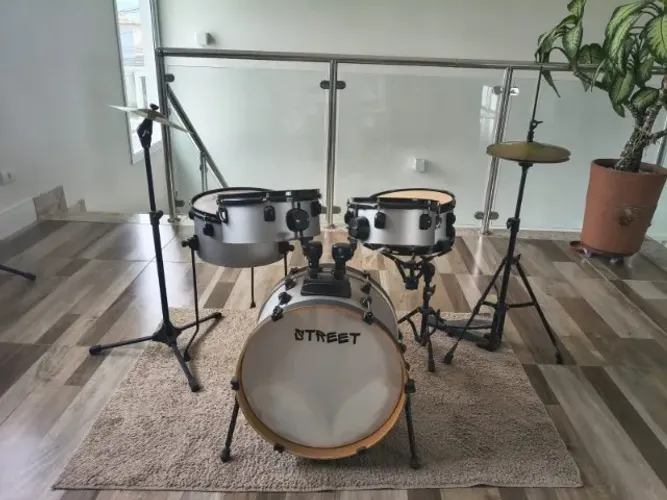 Bateria Acústica Compacta RMV Street (Trip) Prata - Acompanha banco com ajuste de altura