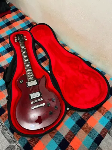 Guitarra Epiphone Les Paul Studio Wine Red