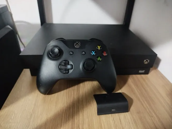 Xbox One X 1T de memória
