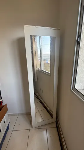 Sapateira com espelho