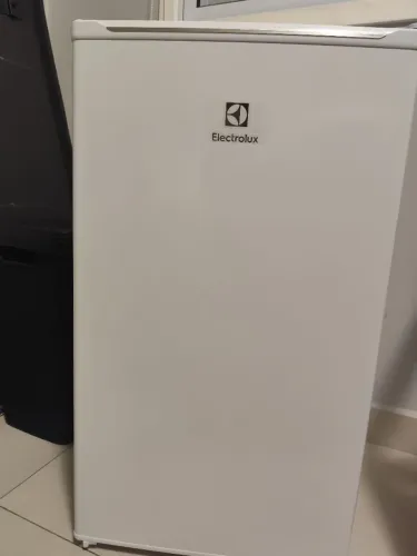 Frigobar Electrolux RE120
