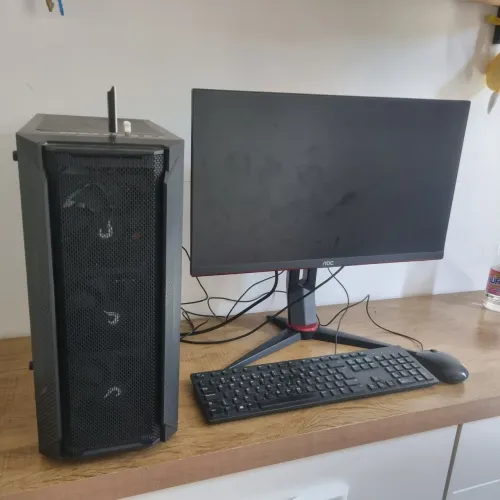 Pc gamer Rx 7600 + E5 2697a v4 16 Gb ram 600 Gb Ssd