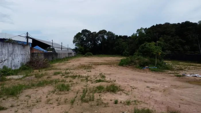 Terreno na av do turismo 