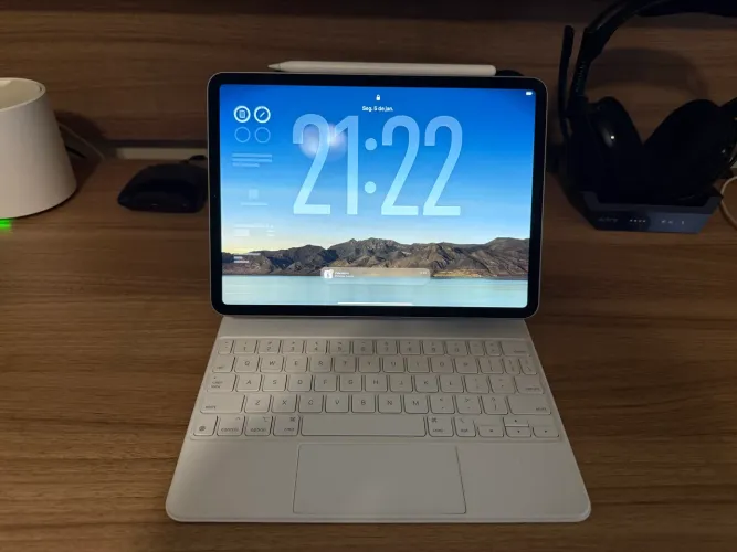 Apple iPad Pro M2 11 256GB + Magic Keyboard + Apple Pencil 2