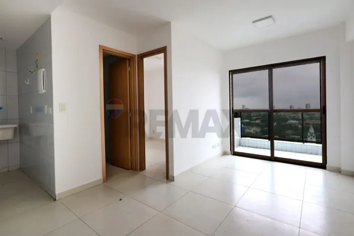Apartamento de 1 quarto, andar alto com varanda. 1 vaga de garagem e com lazer completo.