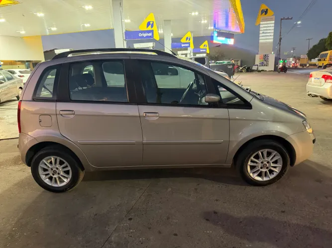 Fiat Idea ELX 1.4 MPI Fire Flex 8V 5P 2010