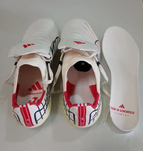 Chuteira de campo, Adidas F50 , numeração 40/41, valor $ 450 reais, cartão, Pix, espécie