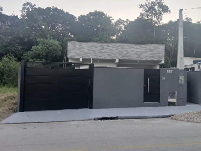 Vendo casa de 3 quartos Nova São José