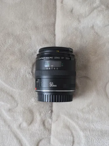 Lente Canon EF 50mm f/2.5 Compact<br><br>Macro - R$ 1.500