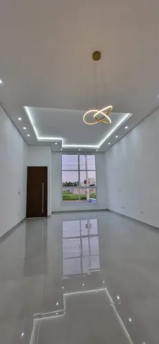 Casa de condomínio para venda possui 154 metros quadrados com 3 quartos