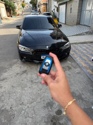 Imagem de BMW 320I A Modern/sport TB 2.0/a.flex 16V 4P 2013