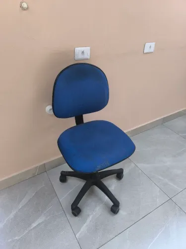 Cadeira de escritório giratória