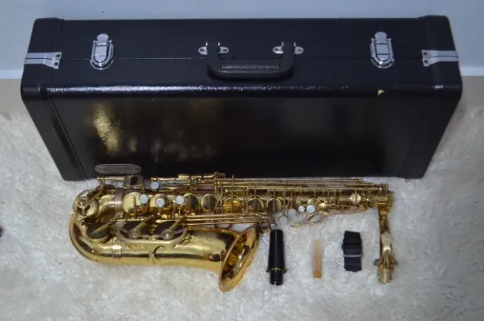 Saxofone Alto mi Bemol Júpiter JAS 567 