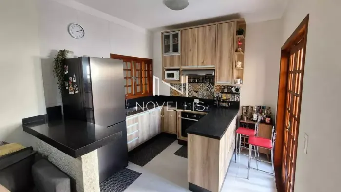 Casa com 3 dormitórios para alugar, 90 m² - Bairro Villa Branca - Jacareí/SP