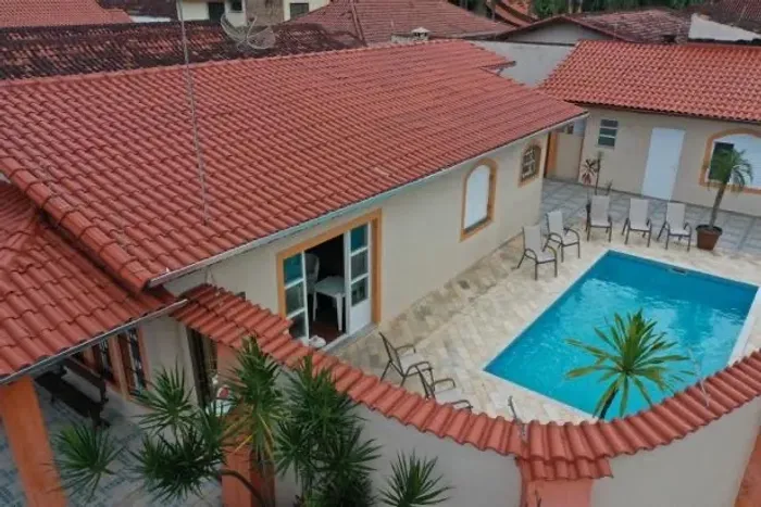 Casa com piscina a beira mar