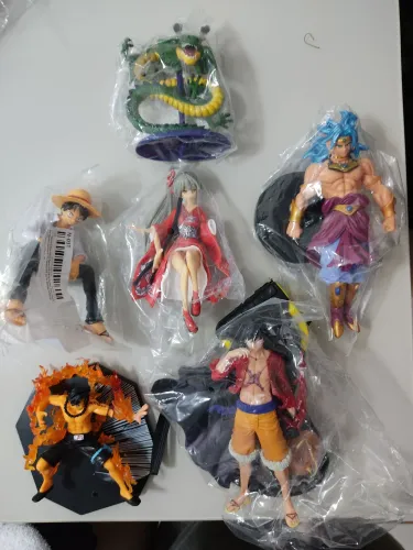 Figuras Anime diversas preço por unidade